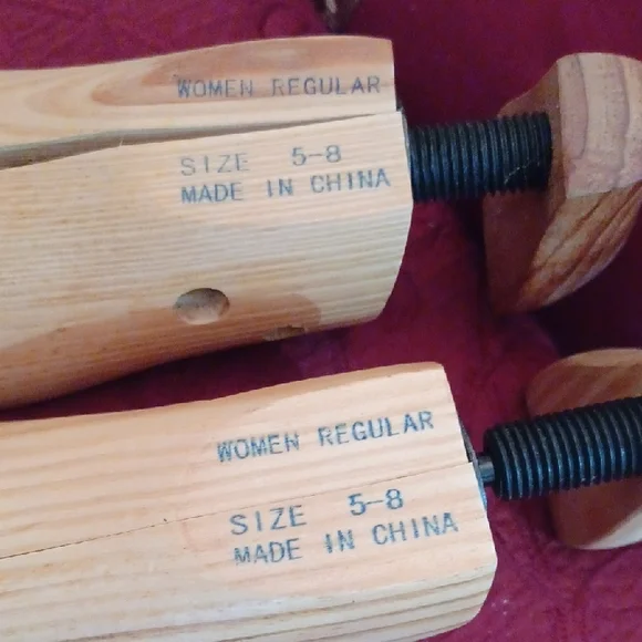 Wooden Shoe Stretchers - Natural Wood Women’s Shoe Care - Picture 4 of 6